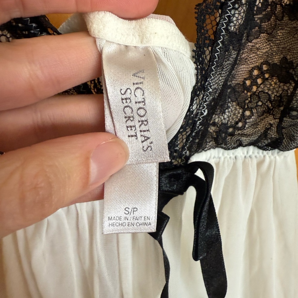Victoria's Secret Black and White Lace Chemise - Picture 2 of 3